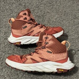 Hoka anacapa mid boots